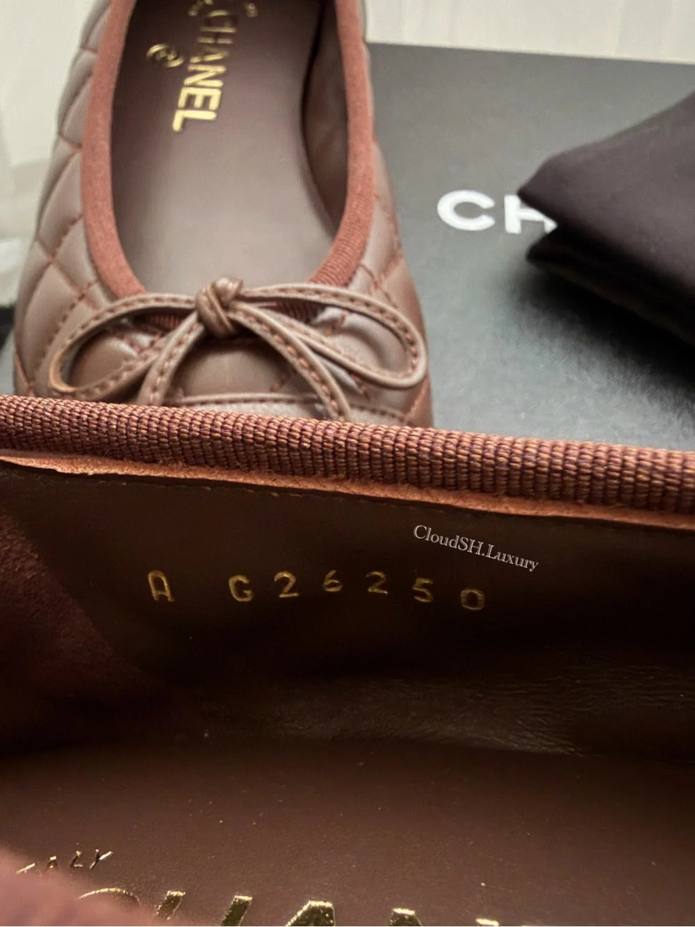 Auth Chanel BNIB 26B Dark Brown Quilted CC Logo Ballet Flats - Size 37.5